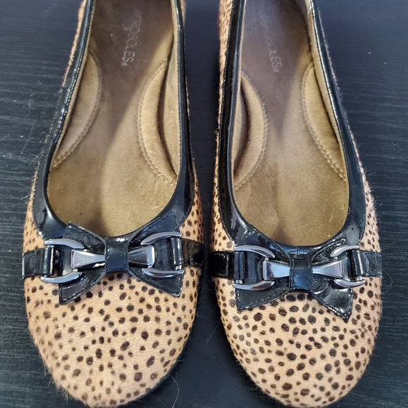 Suede ballet flats in cheetah print, bow detail - Picture 1 of 6